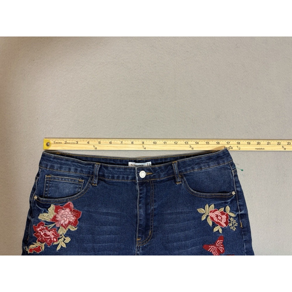 Malonacia Floral Embroidered Shorts Denim Size 10 XL - Picture 2 of 8